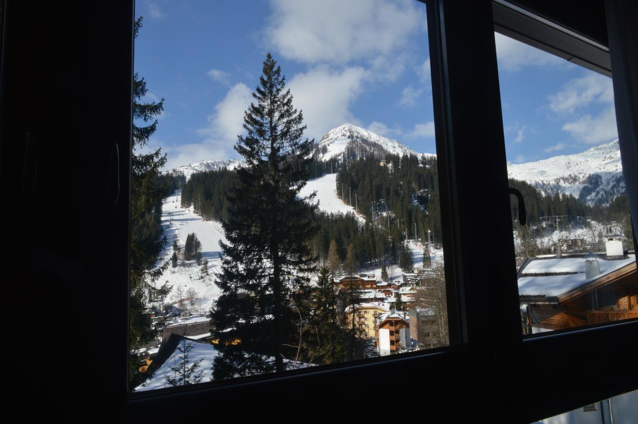 Chalet Dei Pini Aparthotel Мадона ди Кампильо Екстериор снимка