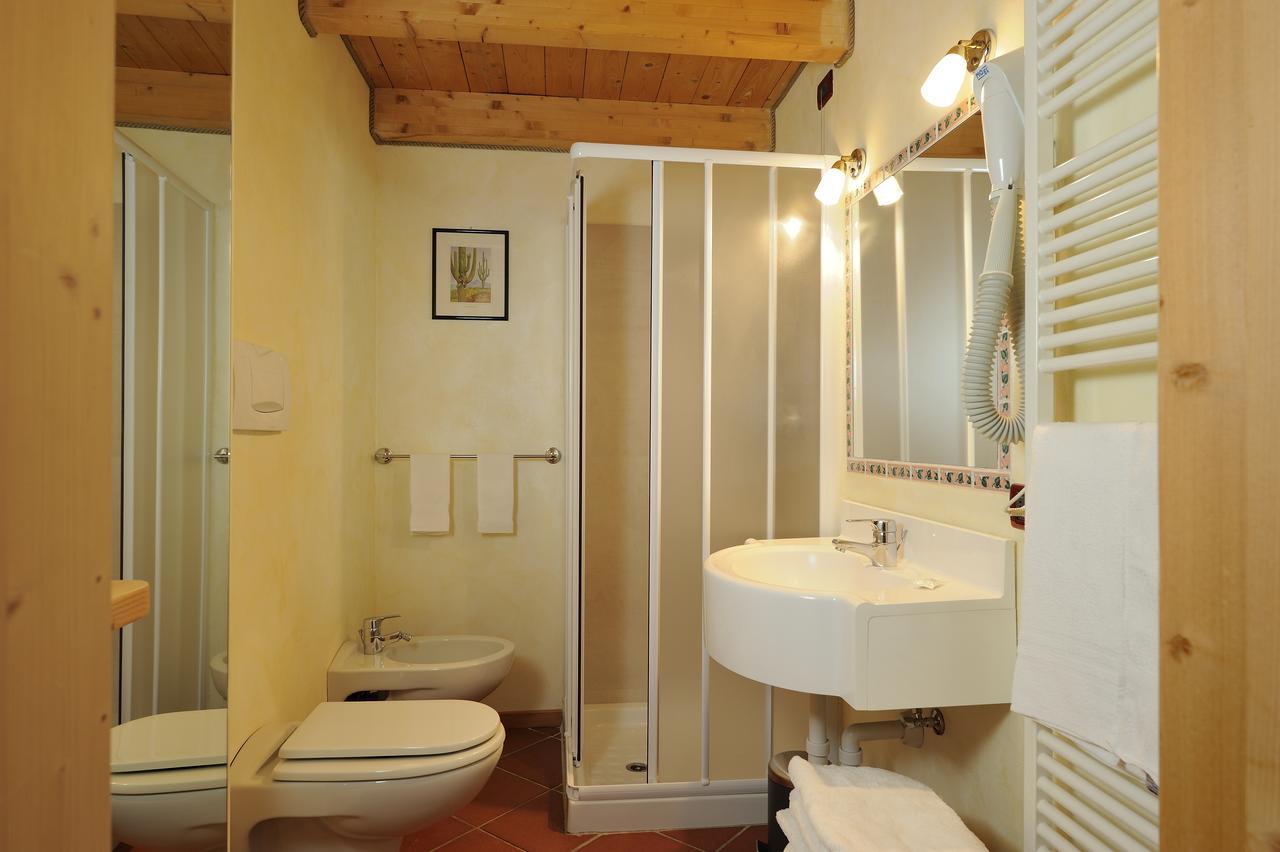 Chalet Dei Pini Aparthotel Мадона ди Кампильо Екстериор снимка