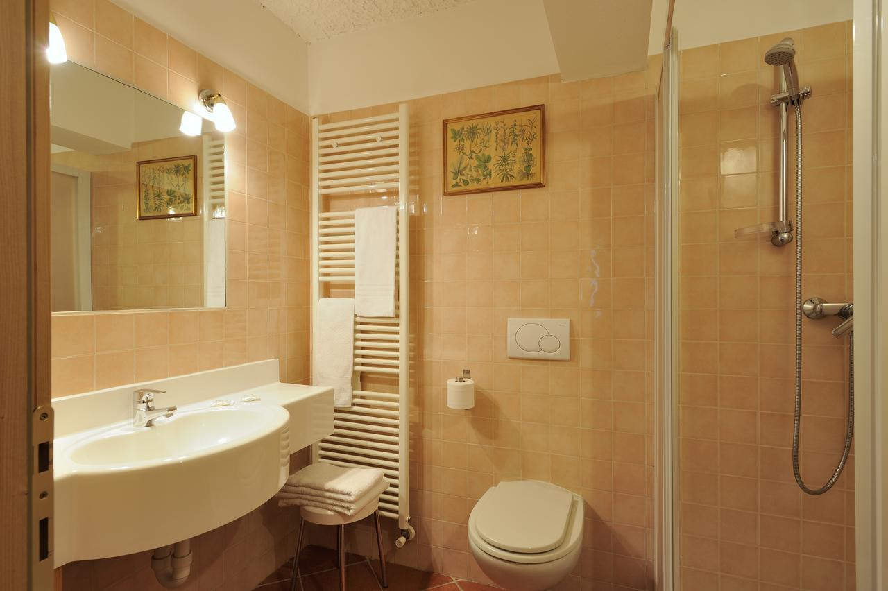 Chalet Dei Pini Aparthotel Мадона ди Кампильо Екстериор снимка