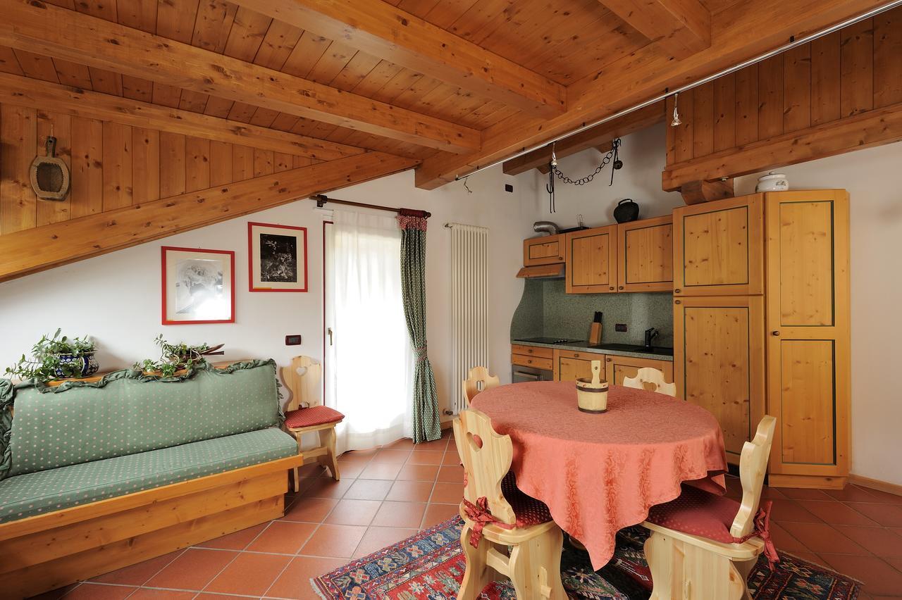 Chalet Dei Pini Aparthotel Мадона ди Кампильо Екстериор снимка